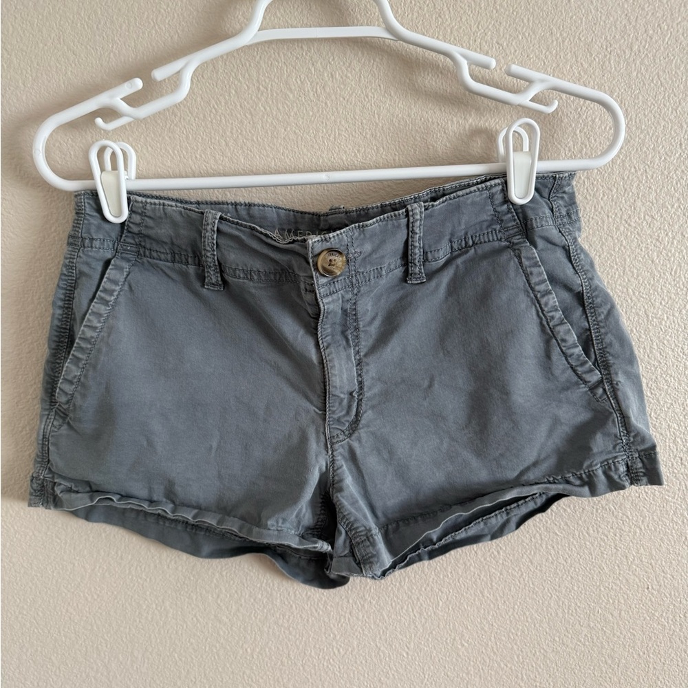 American Eagle Light Olive Green Shortie Cotton Shorts size 6 Super Stretch‎